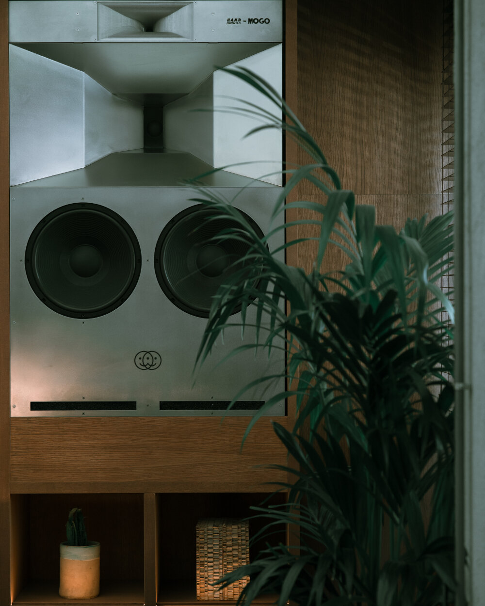 giorgia longoni studio channels retro japanese jazz cafés for 360-degree sound bar in milan