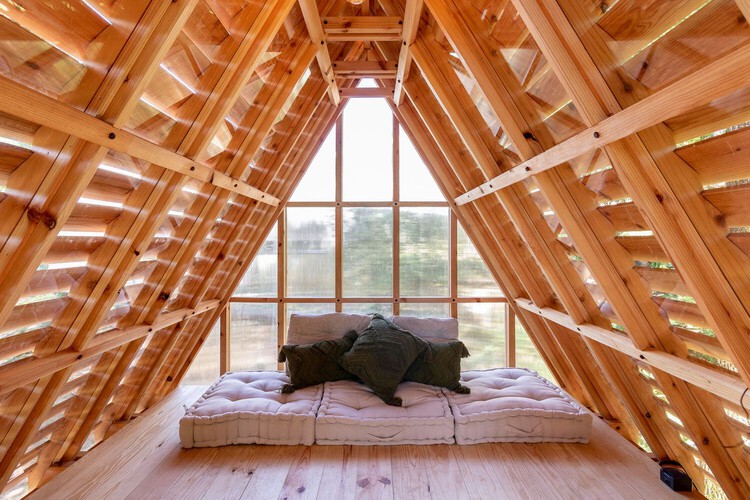 Between Wood Craftsmanship and Small-Space Design: Discovering the Work of Madeiguincho in Portugal - Image 18 of 22