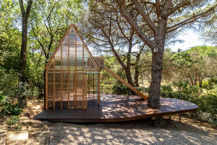 Between Wood Craftsmanship and Small-Space Design: Discovering the Work of Madeiguincho in Portugal - Image 16 of 22