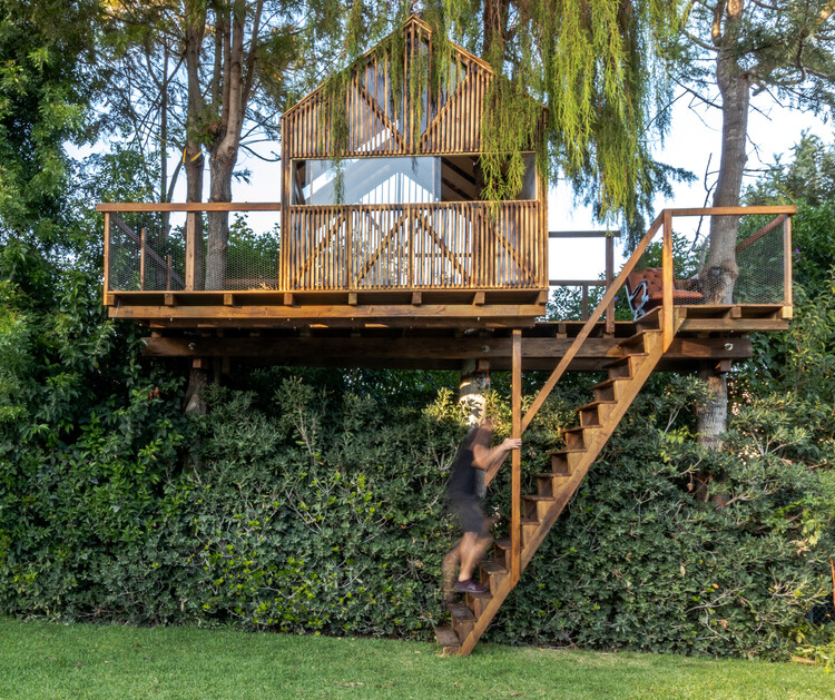 Between Wood Craftsmanship and Small-Space Design: Discovering the Work of Madeiguincho in Portugal - Image 12 of 22