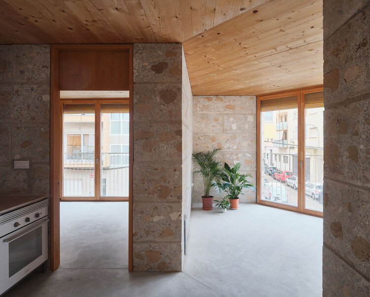 Social Housing Units 2104 / HARQUITECTES - Interior Photography, Wood, Concrete