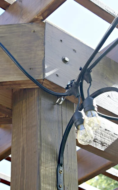 Tips to string outdoor lights