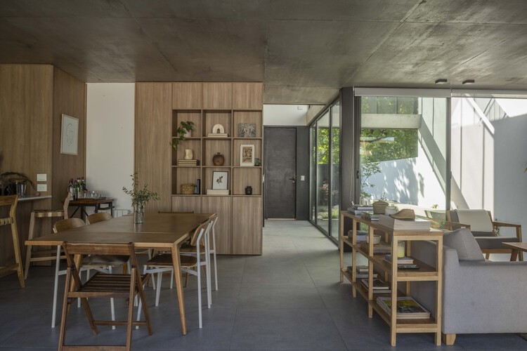 Olivos House / Estudio GLAD - Interior Photography, Dining room, Wood, Table, Chair