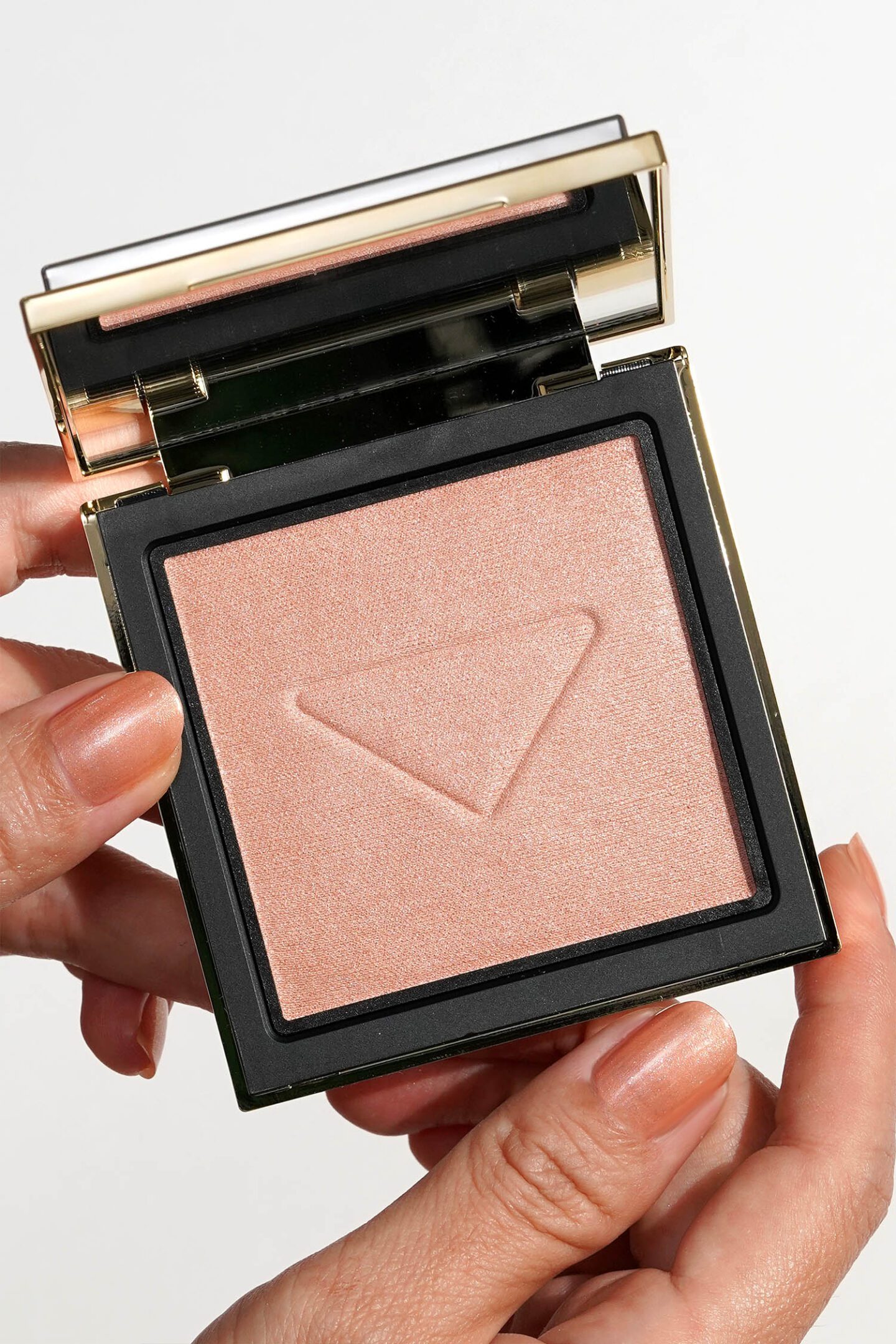 Prada Light Glowing Highlighter Powder 2 Pink