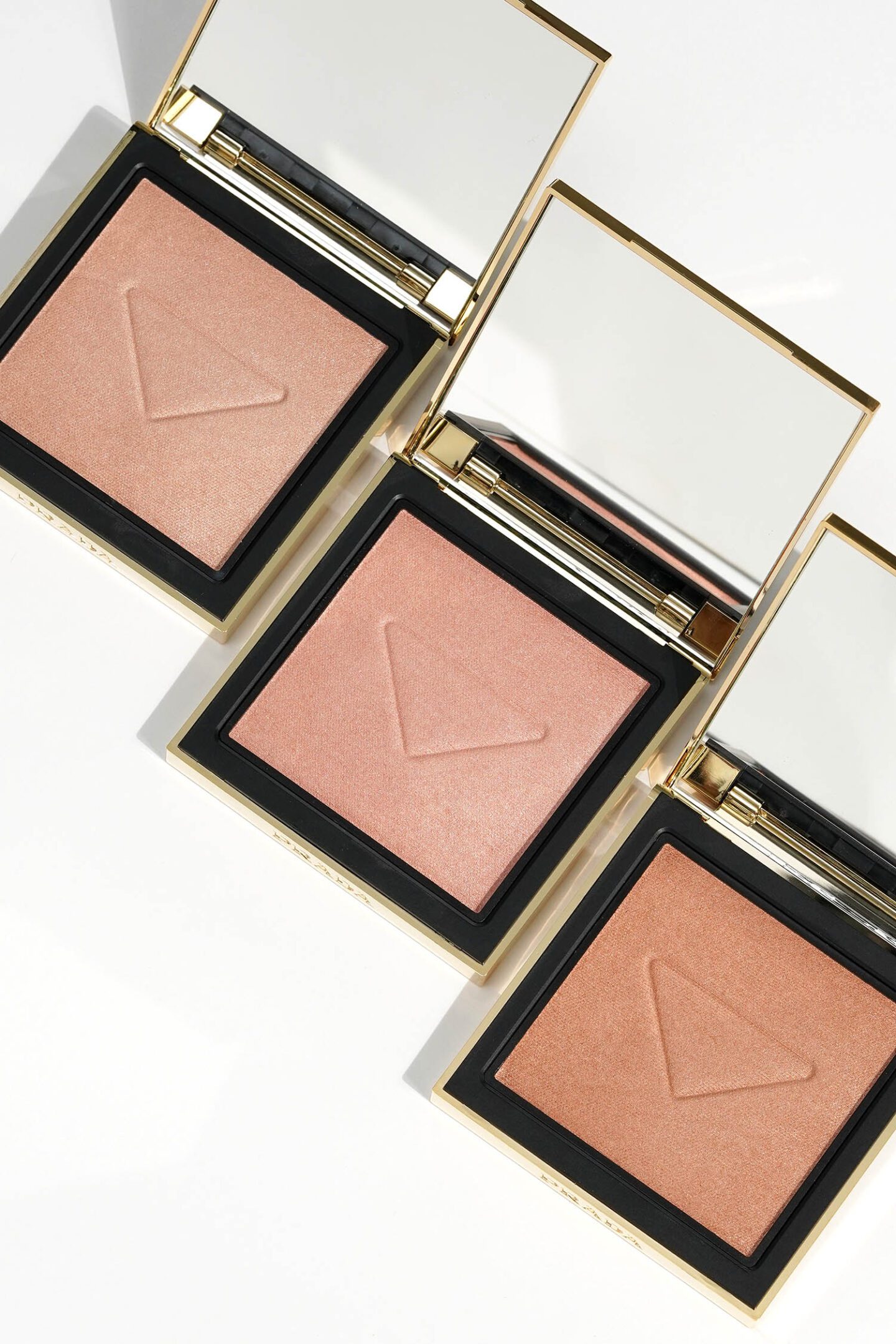 Prada Light Glowing Highlighter Powder