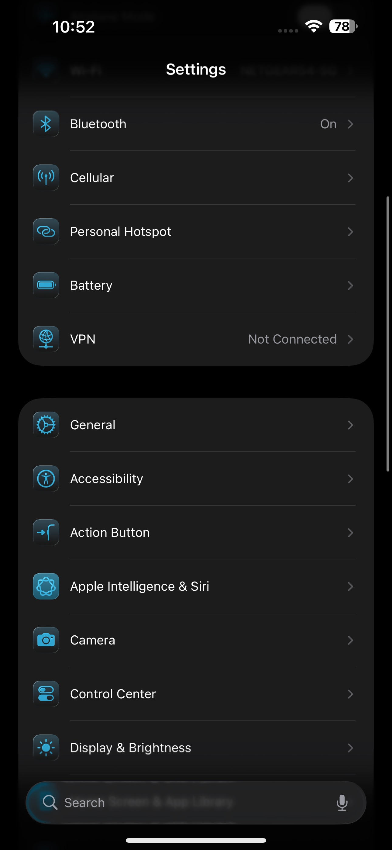 iOs 26 settings page showing Battery and other options