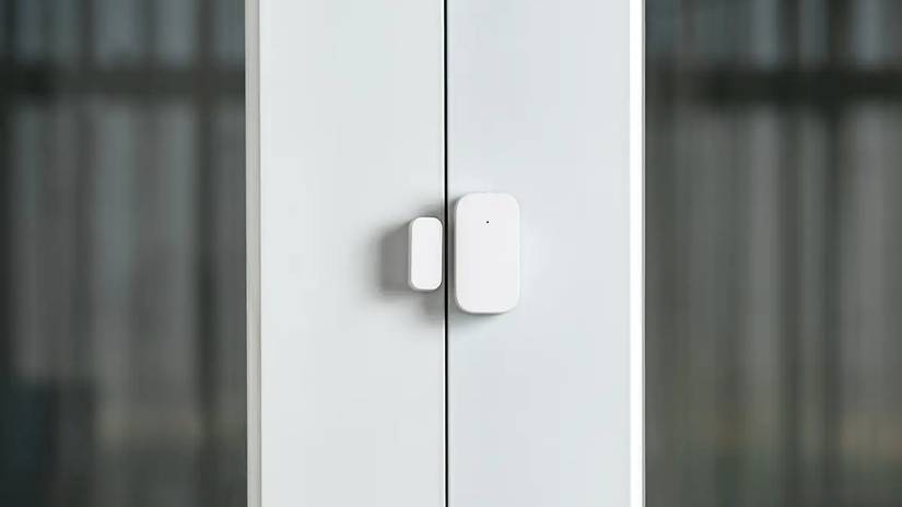Aqara door and window sensors.