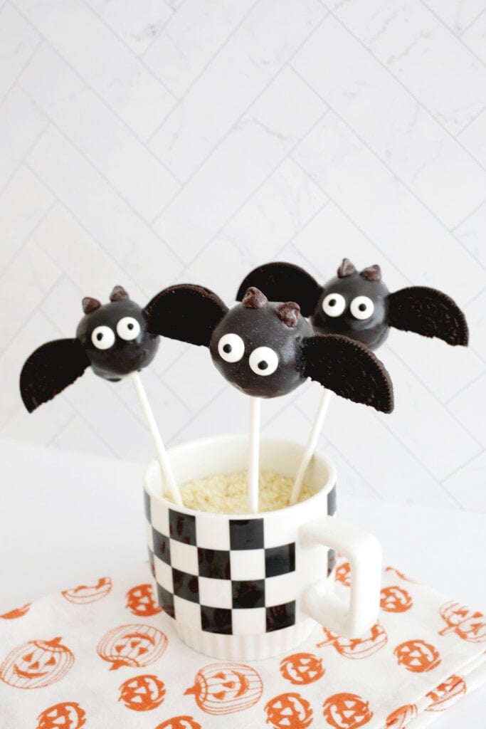 bat halloween cake pops