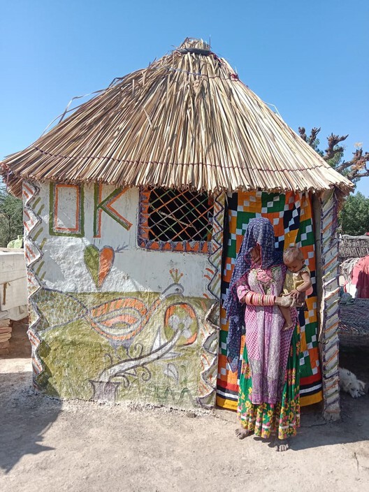Architects as Mediators: Three Cases of Dialogue Between Communities, Governments, and Businesses in the Global South - Image 12 of 17