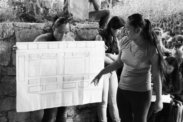 Architects as Mediators: Three Cases of Dialogue Between Communities, Governments, and Businesses in the Global South - Image 3 of 17