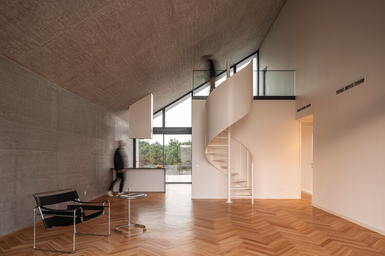 House of Espinheira / Partner4Build - More Images