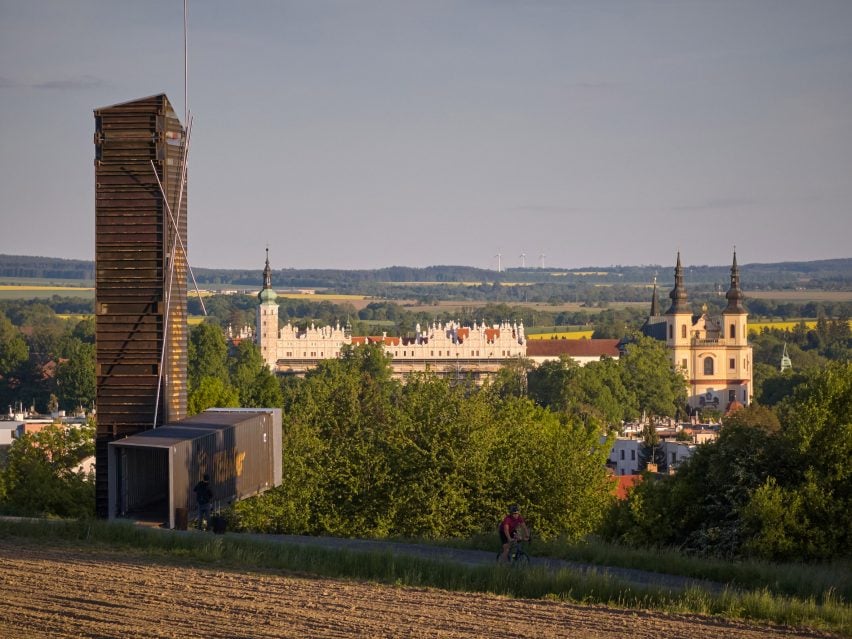 Viewing tower made from shipping containers by Atelier-r