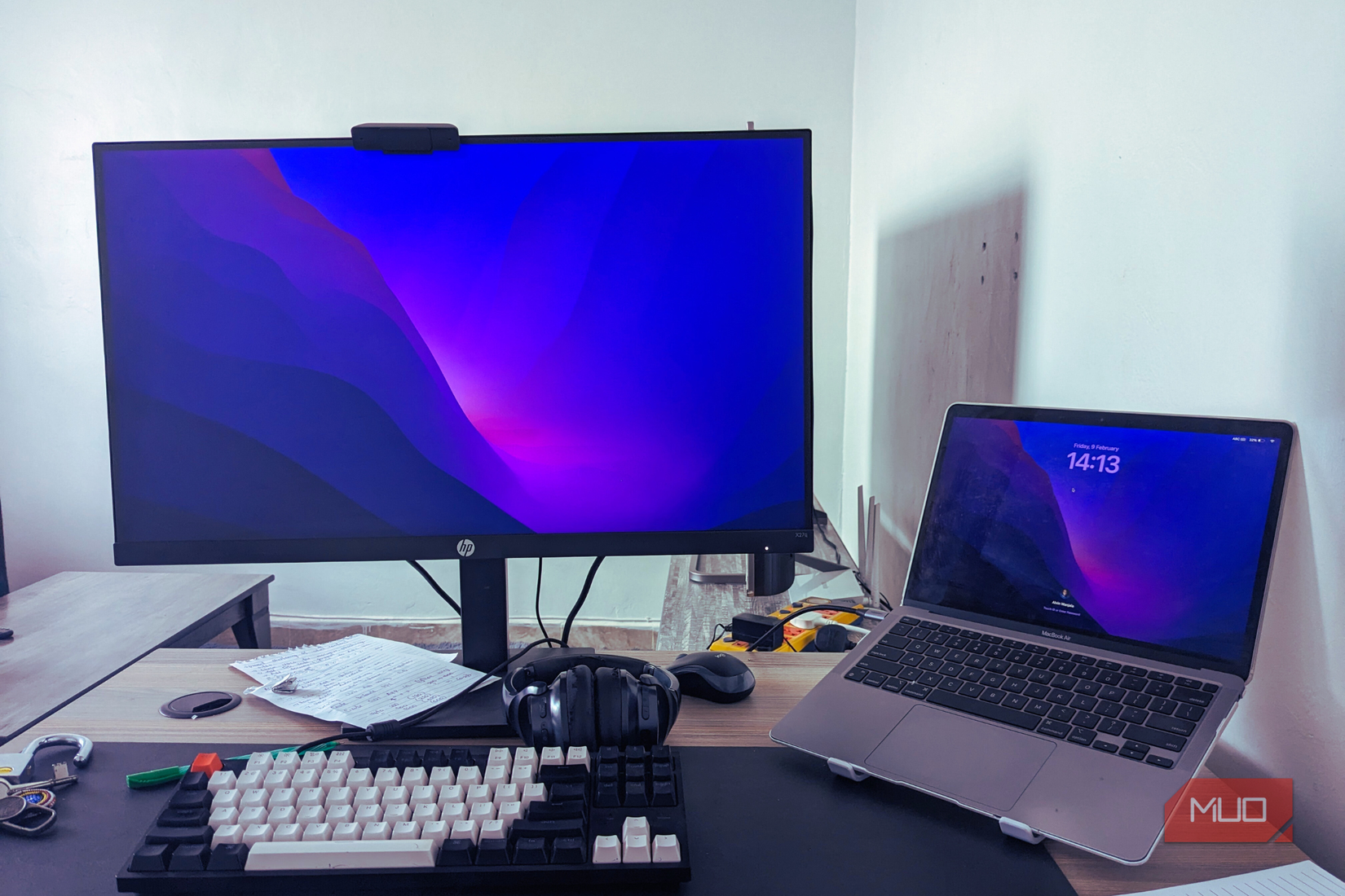 A monitor and MacBook Air connected using a USB hub
