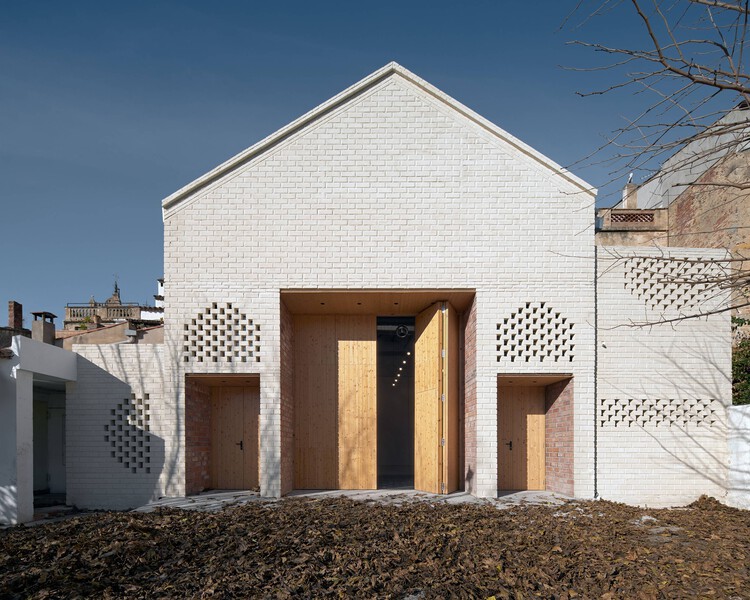 Cercle Calongí Cultural Center / Anna Prats Joan Valls - More Images