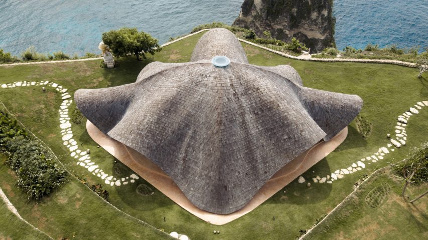 Manta ray-like building