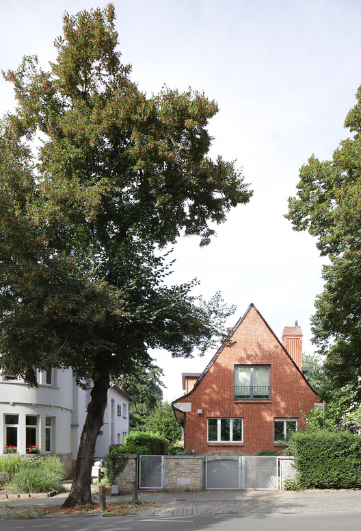 Meandering Furniture Villa Renovation / Atelier Tom Vanhee - More Images